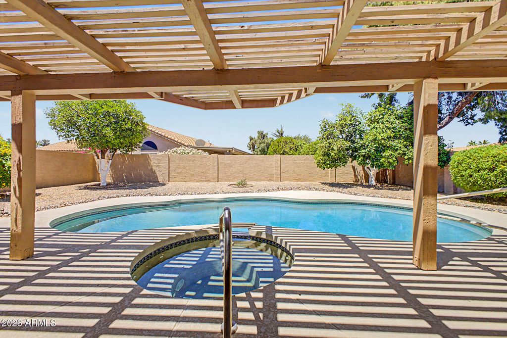 9146 W ORAIBI Drive, Peoria, AZ 85382 — photo 5