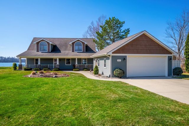 565 Lane 101 Lake Pleasant, Fremont, IN 46737