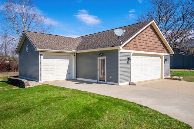 565 Lane 101 Lake Pleasant, Fremont, IN 46737