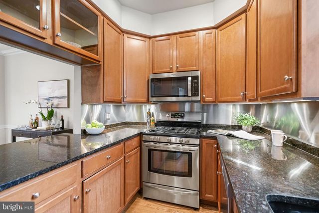 3308 CATHEDRAL AVE NW, Washington, DC 20008