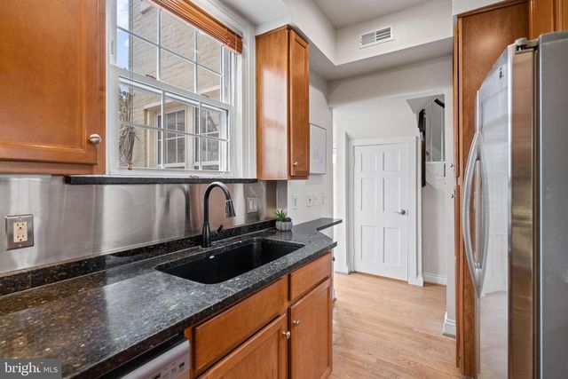 3308 CATHEDRAL AVE NW, Washington, DC 20008