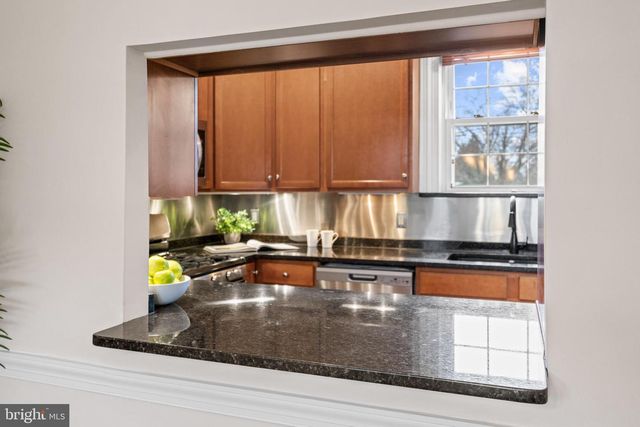 3308 CATHEDRAL AVE NW, Washington, DC 20008