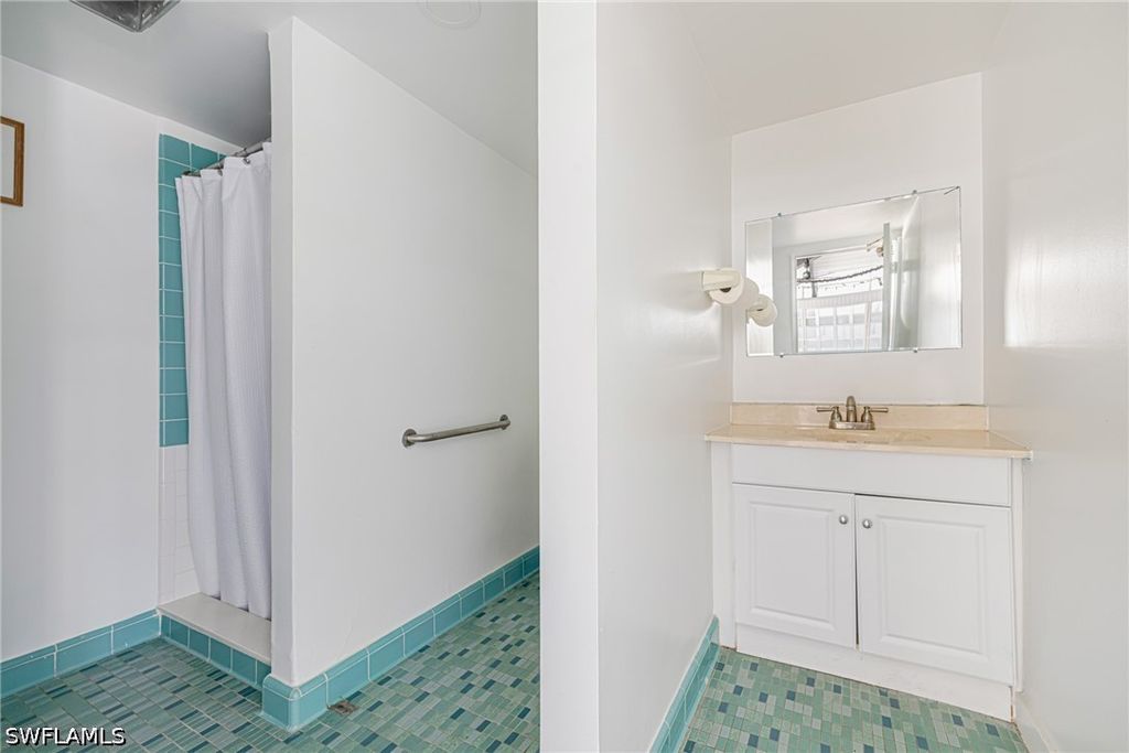 Image 28 of property listing at 4216 SE 4th PL 12, Cape Coral, FL 33904