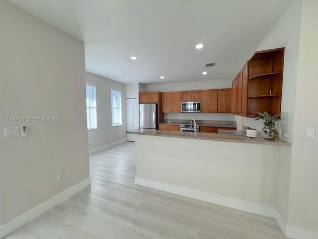 11400 NW 75th Ter, Doral, FL 33178