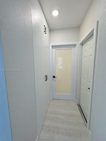 11400 NW 75th Ter, Doral, FL 33178