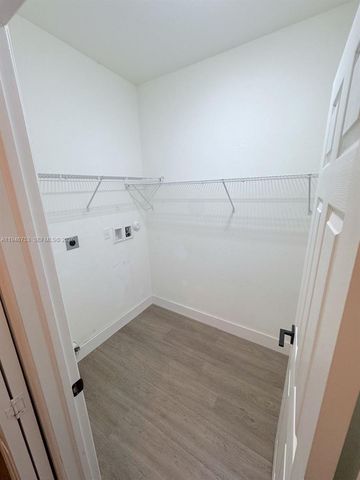 11400 NW 75th Ter, Doral, FL 33178