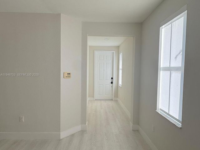 11400 NW 75th Ter, Doral, FL 33178