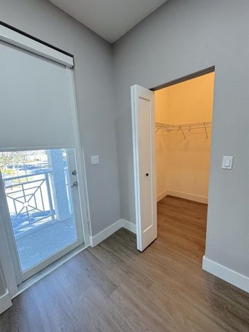 11400 NW 75th Ter, Doral, FL 33178