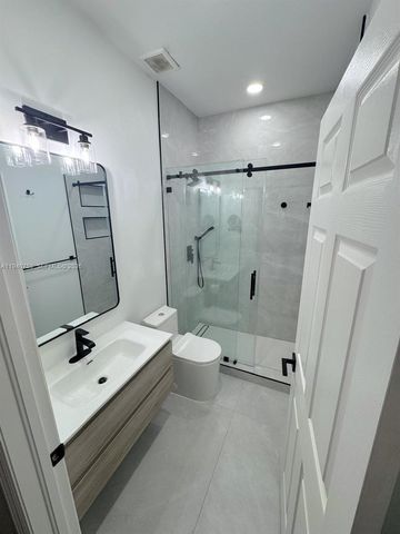 11400 NW 75th Ter, Doral, FL 33178