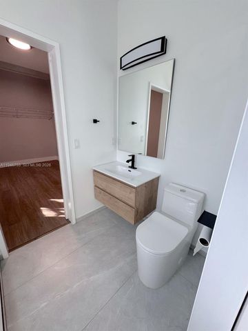 11400 NW 75th Ter, Doral, FL 33178