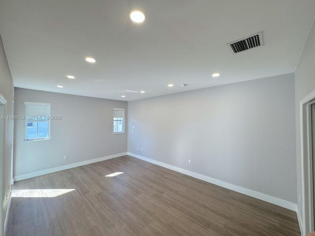 11400 NW 75th Ter, Doral, FL 33178