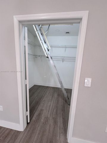 11400 NW 75th Ter, Doral, FL 33178