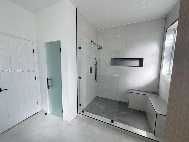 11400 NW 75th Ter, Doral, FL 33178