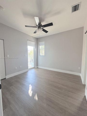 11400 NW 75th Ter, Doral, FL 33178