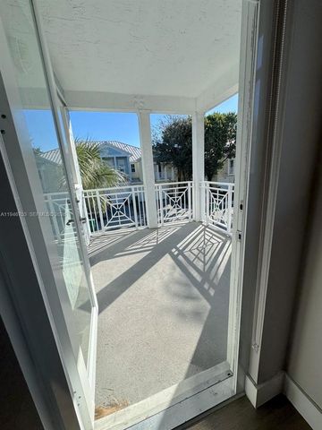 11400 NW 75th Ter, Doral, FL 33178