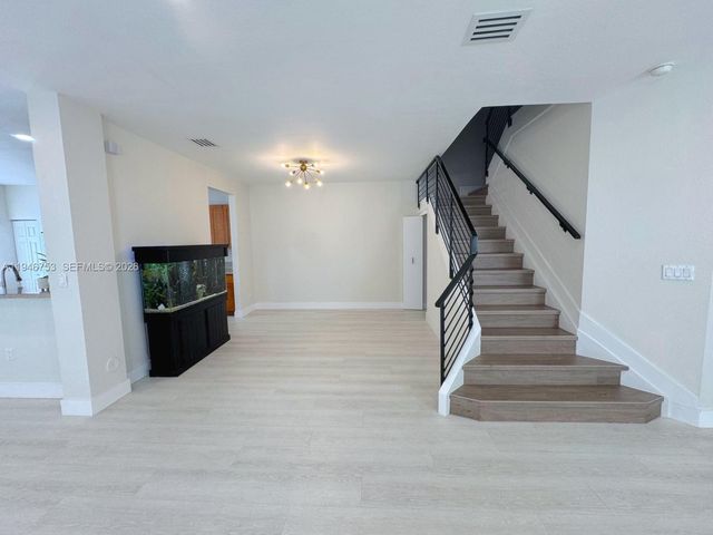 11400 NW 75th Ter, Doral, FL 33178