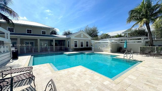 11400 NW 75th Ter, Doral, FL 33178