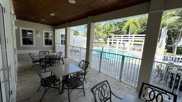 11400 NW 75th Ter, Doral, FL 33178