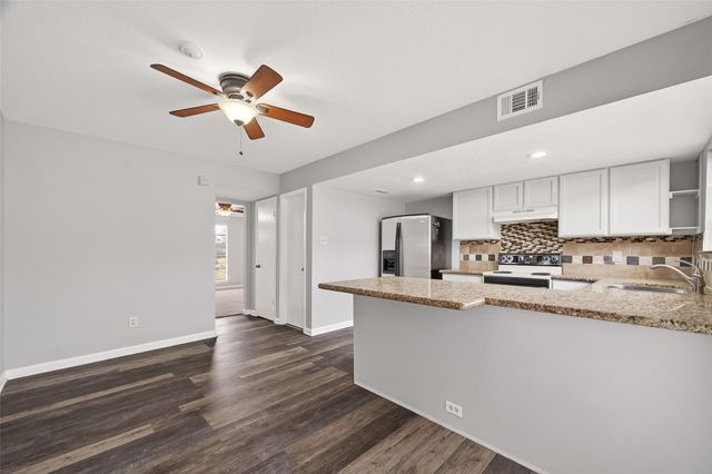 7031 Chasewood Drive, Missouri City, TX 77489