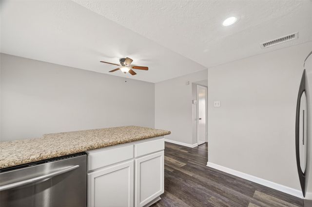 7031 Chasewood Drive, Missouri City, TX 77489