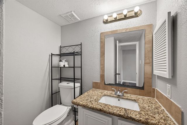 7031 Chasewood Drive, Missouri City, TX 77489