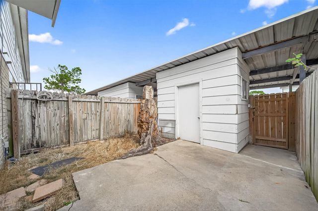 7031 Chasewood Drive, Missouri City, TX 77489