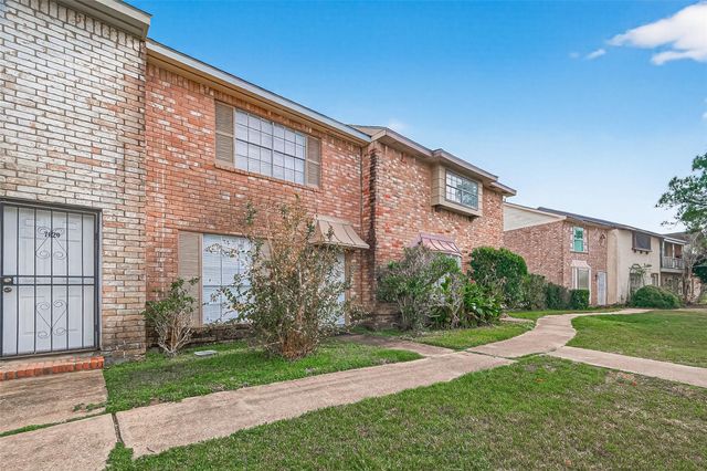 7031 Chasewood Drive, Missouri City, TX 77489