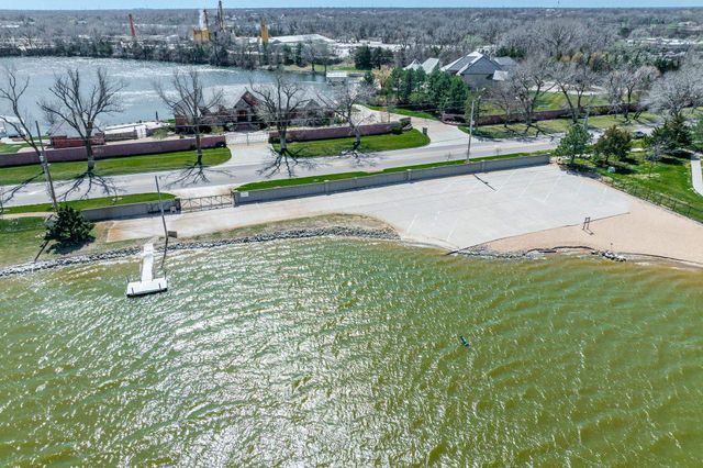 3251 N Westwind Bay St, Wichita, KS 67205