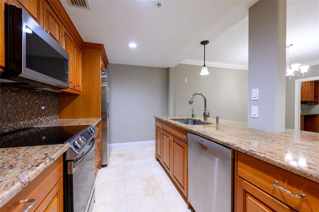 36750 US HIGHWAY 19 N 04221, Palm Harbor, FL 34684