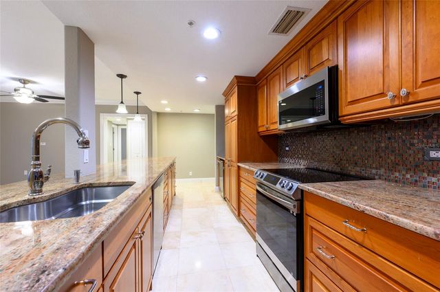 36750 US HIGHWAY 19 N 04221, Palm Harbor, FL 34684