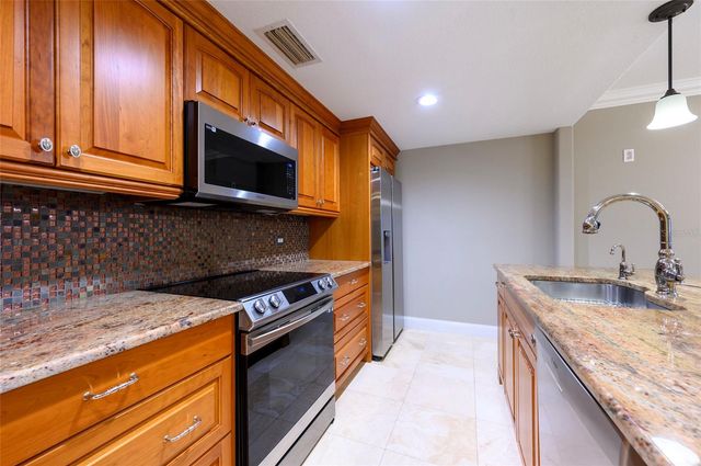 36750 US HIGHWAY 19 N 04221, Palm Harbor, FL 34684