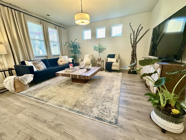 6887 Japonica Ln, White House, TN 37188