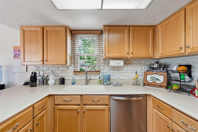 3081 S Macon Circle, Aurora, CO 80014