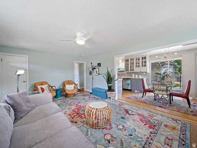 5597 S HILLSIDE DR, Murray, UT 84107