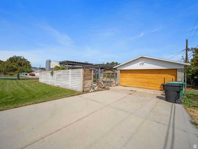 5597 S HILLSIDE DR, Murray, UT 84107