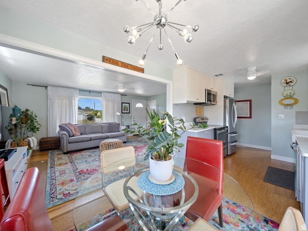 Image 14 of property listing at 5597 S HILLSIDE DR, Murray, UT 84107
