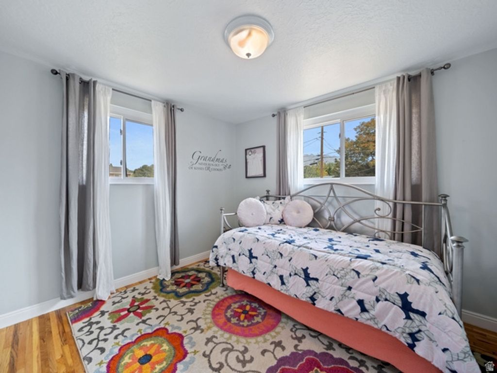 Image 20 of property listing at 5597 S HILLSIDE DR, Murray, UT 84107