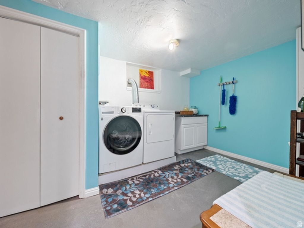 Image 23 of property listing at 5597 S HILLSIDE DR, Murray, UT 84107