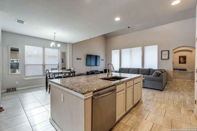 4613 Falling Oak, Cibolo, TX 78108