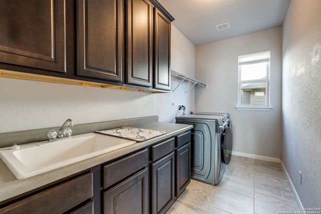 4613 Falling Oak, Cibolo, TX 78108
