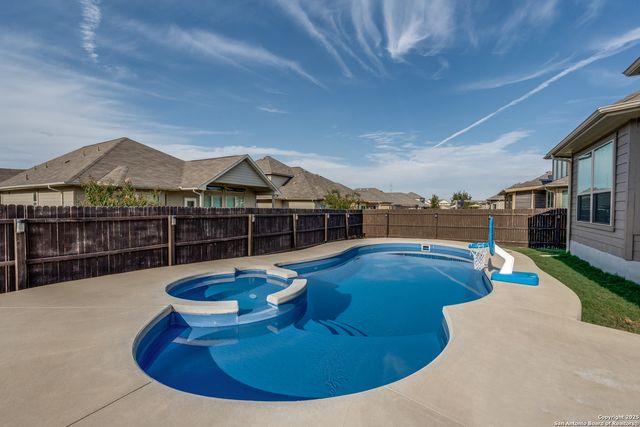 4613 Falling Oak, Cibolo, TX 78108