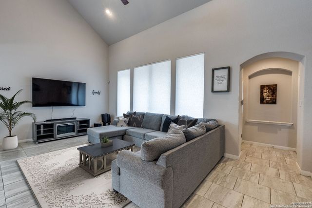 4613 Falling Oak, Cibolo, TX 78108