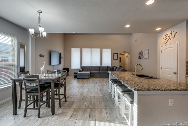 4613 Falling Oak, Cibolo, TX 78108