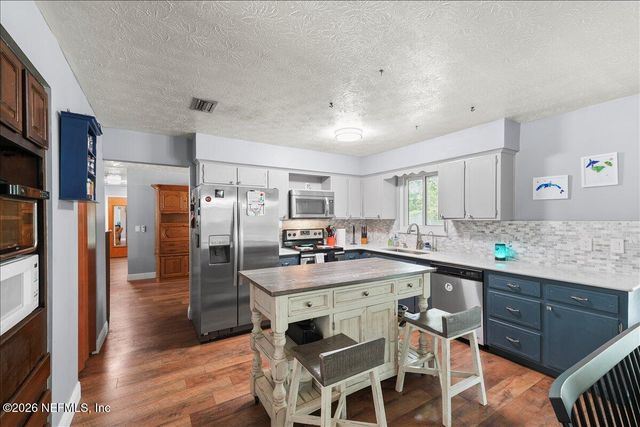 7959 PRAVER Drive E, Jacksonville, FL 32217