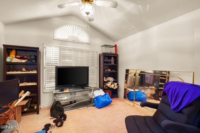 851 VIA ALEGRE Lane, El Paso, TX 79912