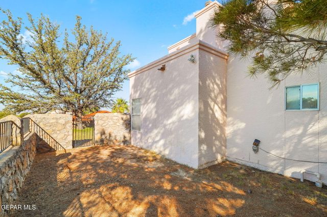 851 VIA ALEGRE Lane, El Paso, TX 79912