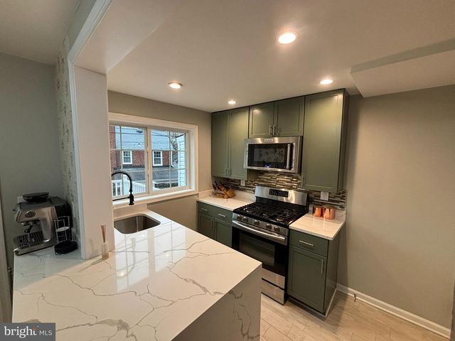 2803 ALBEMARLE DR, Alexandria, VA 22303