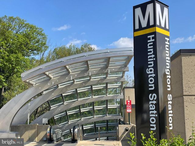 2803 ALBEMARLE DR, Alexandria, VA 22303