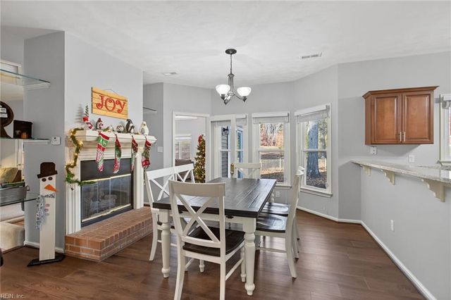 209 E Wedgwood DR, Yorktown, VA 23693