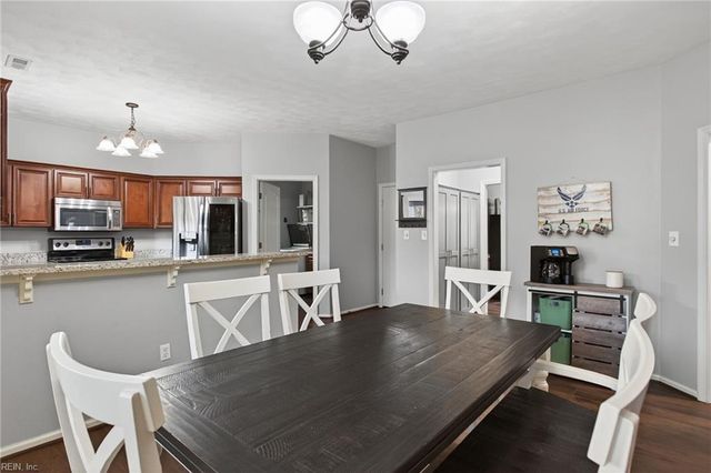 209 E Wedgwood DR, Yorktown, VA 23693